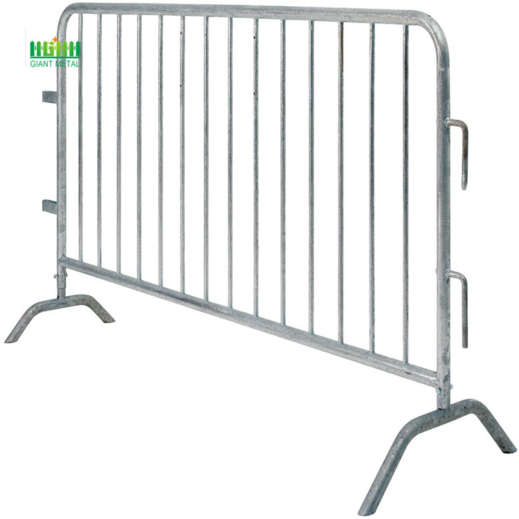 Portable crowd control fences panels