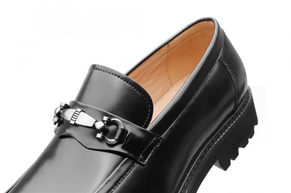 أجزاء من أحذية الرجال المحترفين بالجلد الأصلي