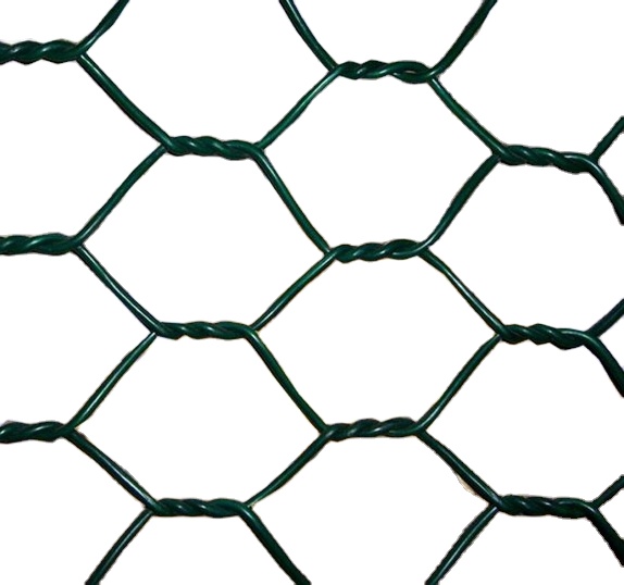 Rollo de malla de alambre hexagonal utilizado en minería y construcción.