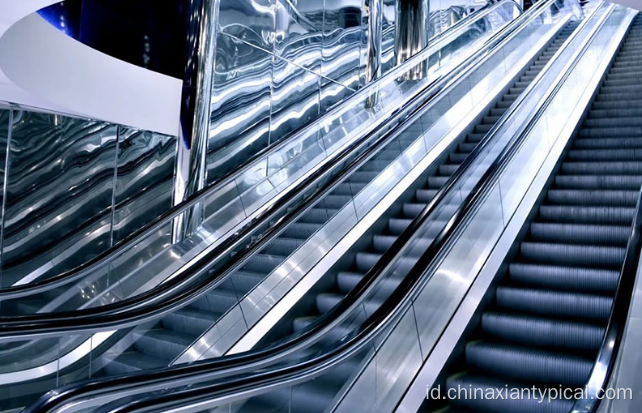 30 Derajat Eskalator Luar Ruangan dengan Langkah Aluminium