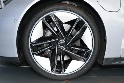 Audi E-tron GT: 4.1S 100km/h Acceleration, 694 HP Electric Sports Car