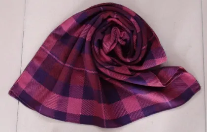 Plaid no fringe cashmere scarf