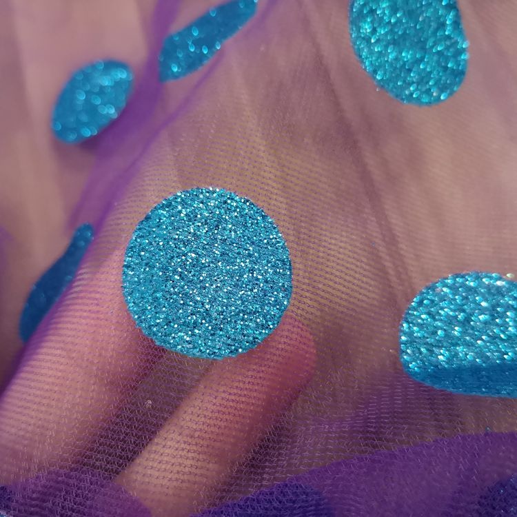 Tessuto per abiti in tulle glitter blu tacchino a pois