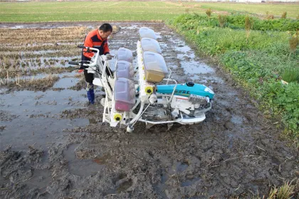 fertilizer spreader granular fertilizer