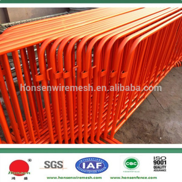 2015 the hottest selling powder painting white color crowd control barrier