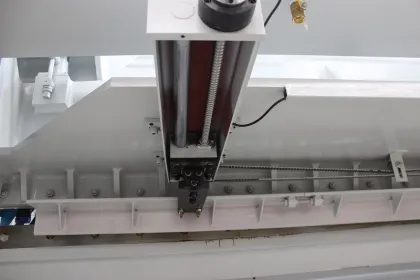 China manufacturer QC11K iron shearing machine