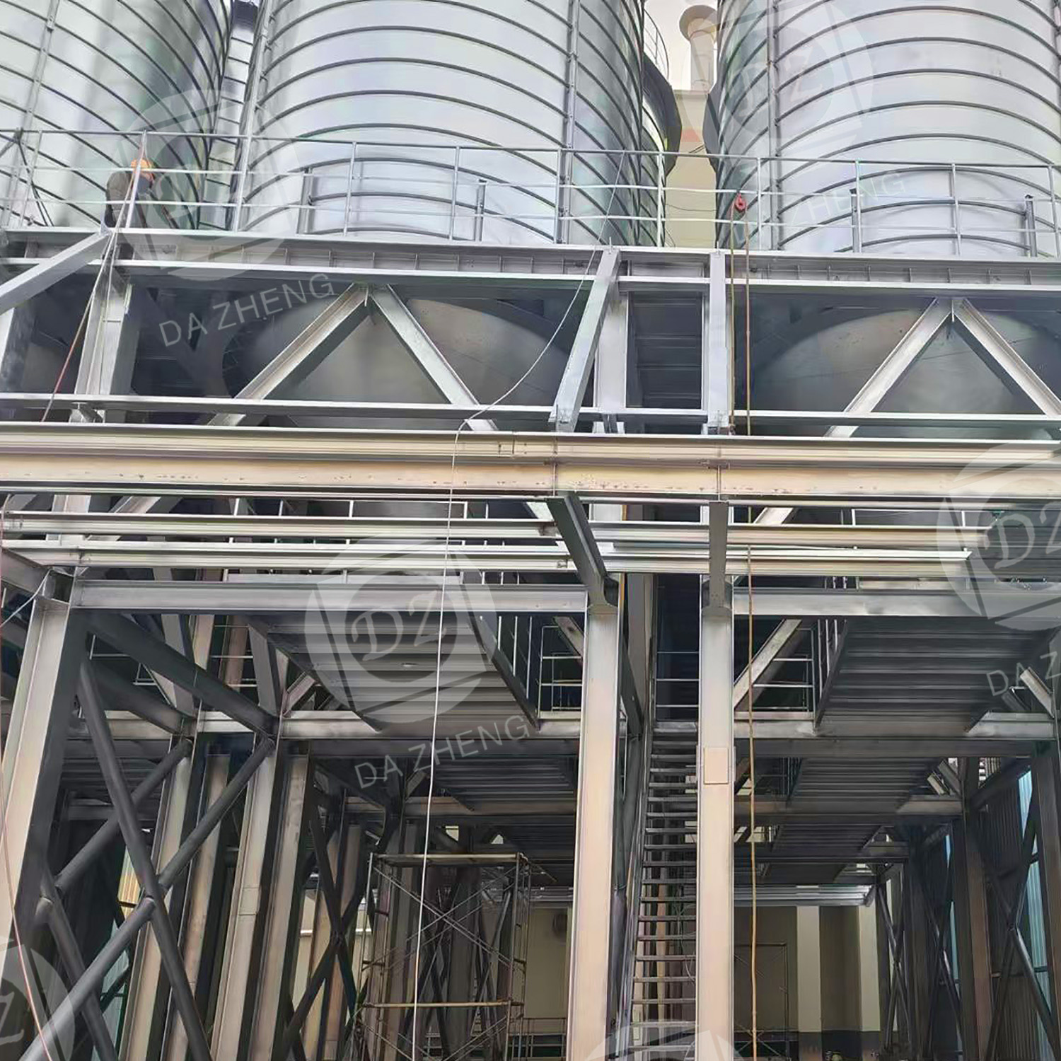 Feed storage silos for ruminants