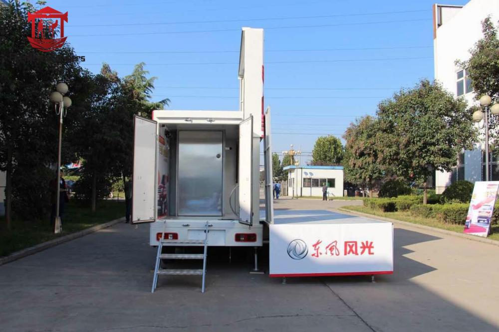 Hydraulic Led Advertising Truck