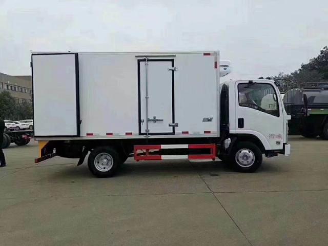 Isuzu 132 Horsepower Refrigerated Truck 6 Jpg