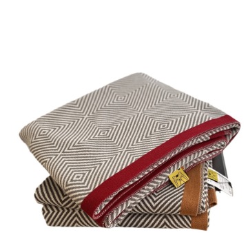 Coperta di aria a maglia in cotone personalizzabile: tiro di raffreddamento di alta qualità con design della nappe per casa, auto e ufficio