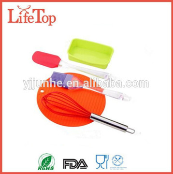 FDA LFGB Nonstick 5Pieces Slicone Baking Set - Baking Spatula ,Whisk