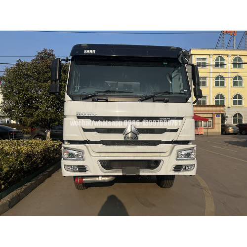 Sinotruck de 12 ruedas 30,000litres Vehículo de distribución de combustible refinado