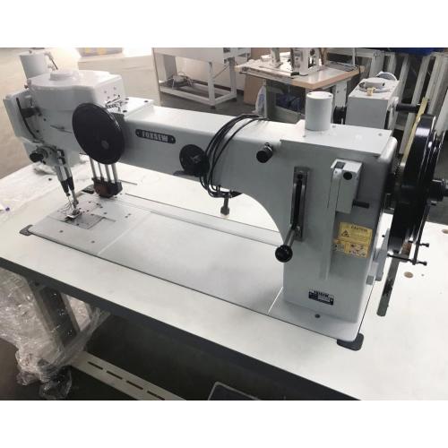 Sailles longues en fabriquant une machine à coudre en zigzag