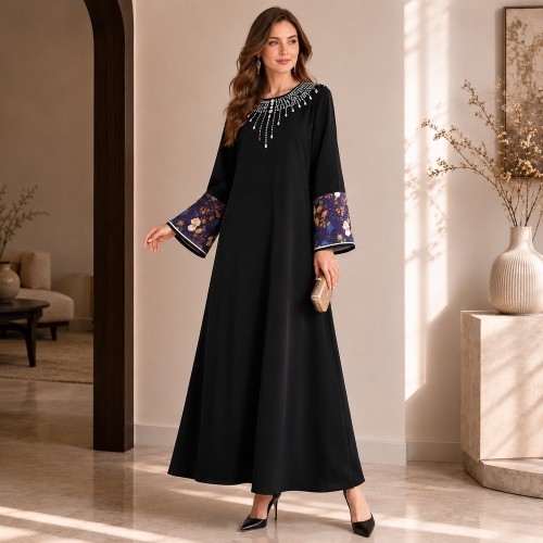لباس ابای مشکی یقه گلدار ساتن
