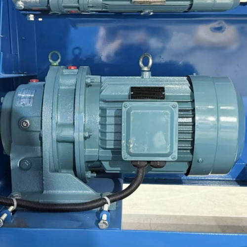 Mixer horizontal untuk mencampur butiran plastik