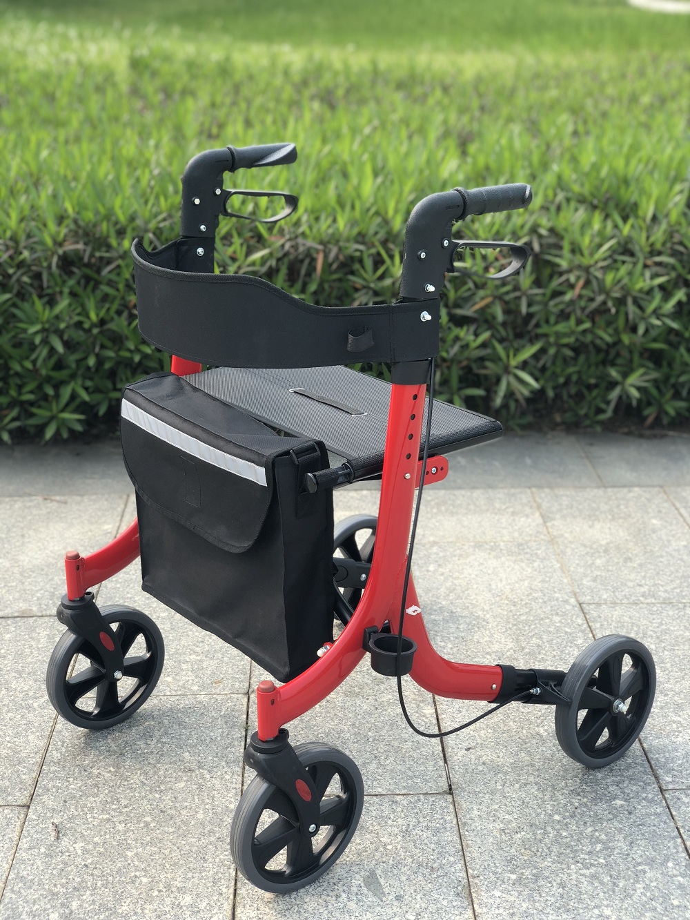 Tonia Duitse Rollator Walker met stoel 4 wielen en boodschappentas TRA11