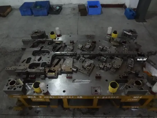 Automatic Progressive Stamping Die