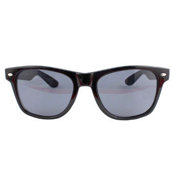 Men's Sunglasses with Classic Black Frame