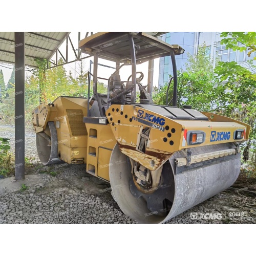 XCMG second hand double-wheel vibratory soil road roller XD123E