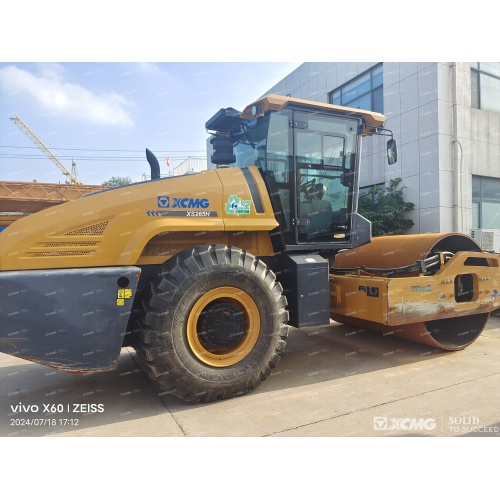 Single Drum Road Roller XCMG XS265H စျေးနှုန်းကိုအသုံးပြုခဲ့သည်