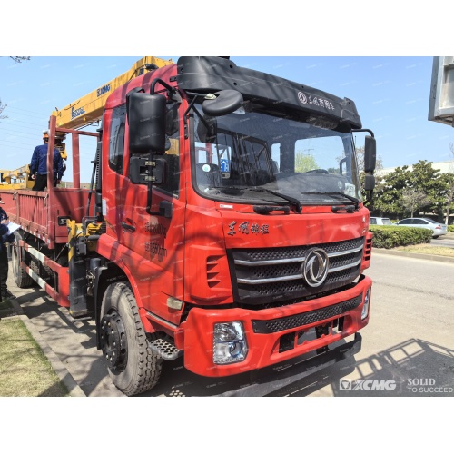 Bekas truk yang dipasang crane xcmg sqs200e truk crane