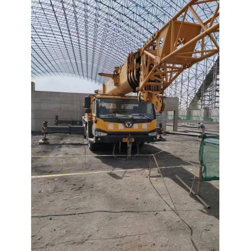 Digunakan XCMG QY70K-I Truck Crane