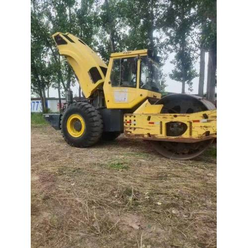 사용 된 Bauma Ag BW226DH-4 단일 스틸 롤러