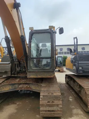 Used XCMG XE215DA crawler excavator