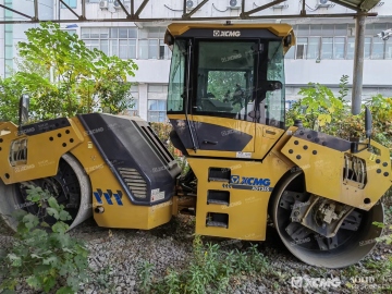 XCMG XD133S مدحلة ذات أسطوانة مزدوجة مستعملة للبيع