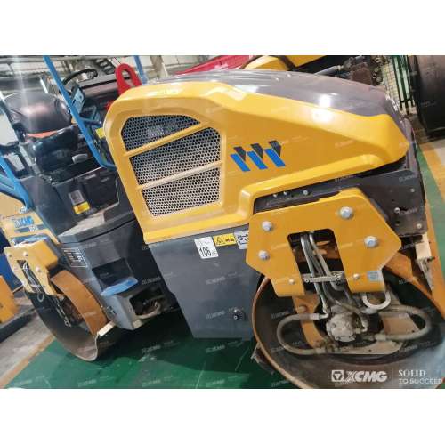 XCMG menggunakan harga roller jalan ganda XD120