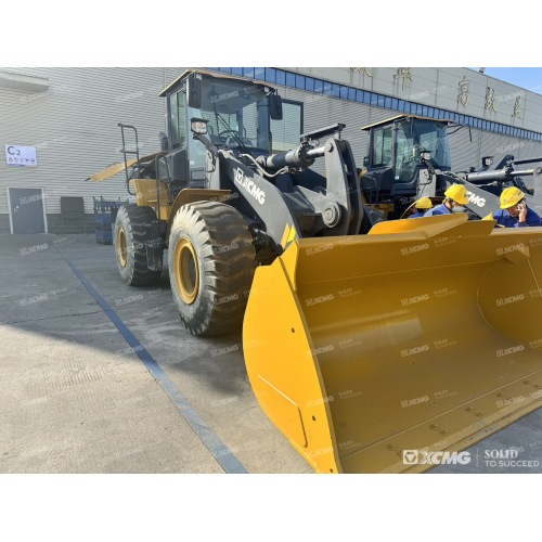 SCOND WHEAL LOADER XCMG MEDIOR 178KW LOADERS XC965