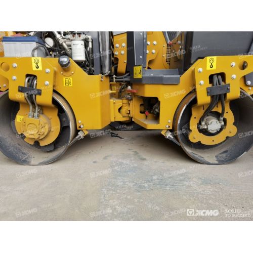 XCMG menggunakan harga roller jalan drum ganda xmr15s