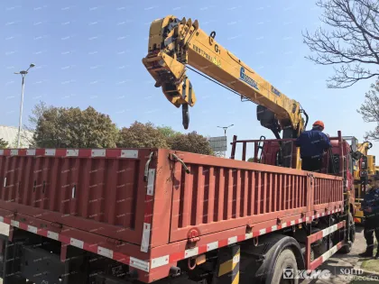 Used Truck Mounted Crane XCMG SQS200E truck crane