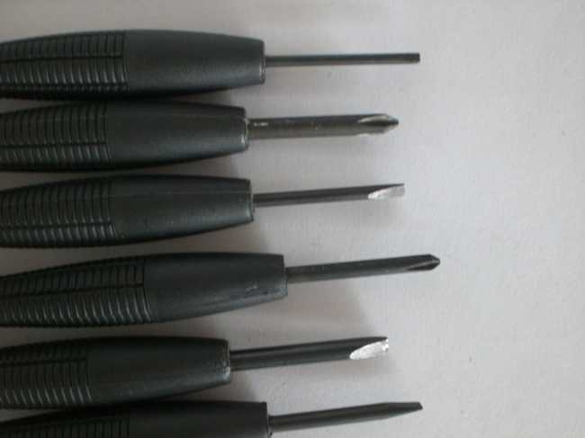 6 Piece Precision Screwdriver Set With Molded Handles