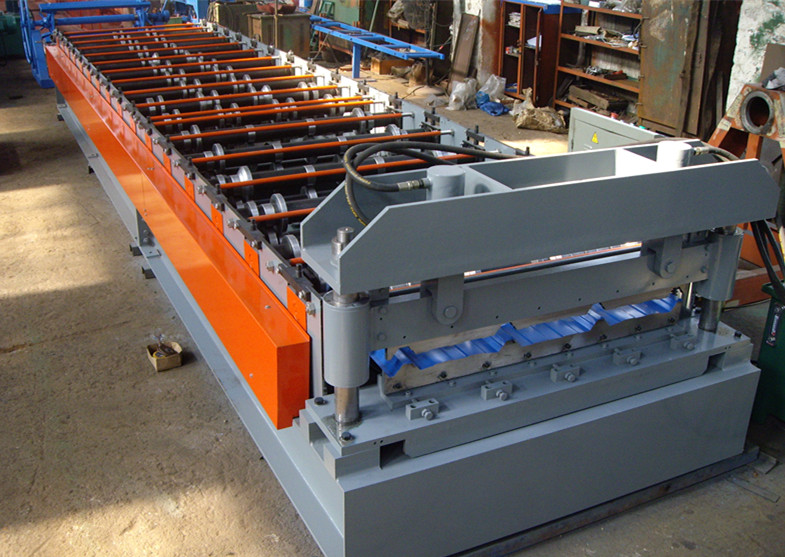 Roof Plate Corrugated Roll Forming Machine , Roof Tile Making Machine