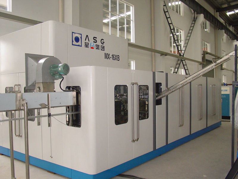 Fully Automatic Bottle Blow Molding Machine For Carbonated Beverage Bottle