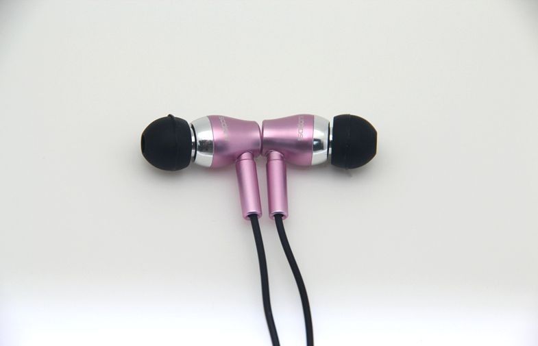 Wired Super Bass Metal Earphones In Ear , Noise Cancelling 20 - 20KHz