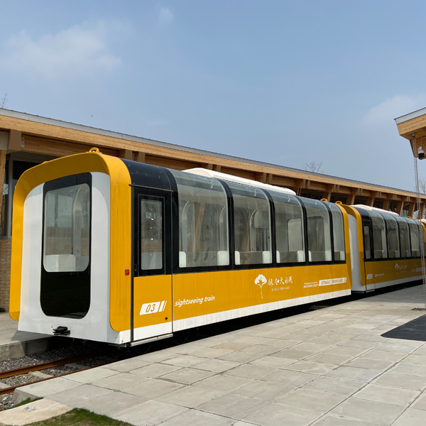 Tren turístico al aire libre