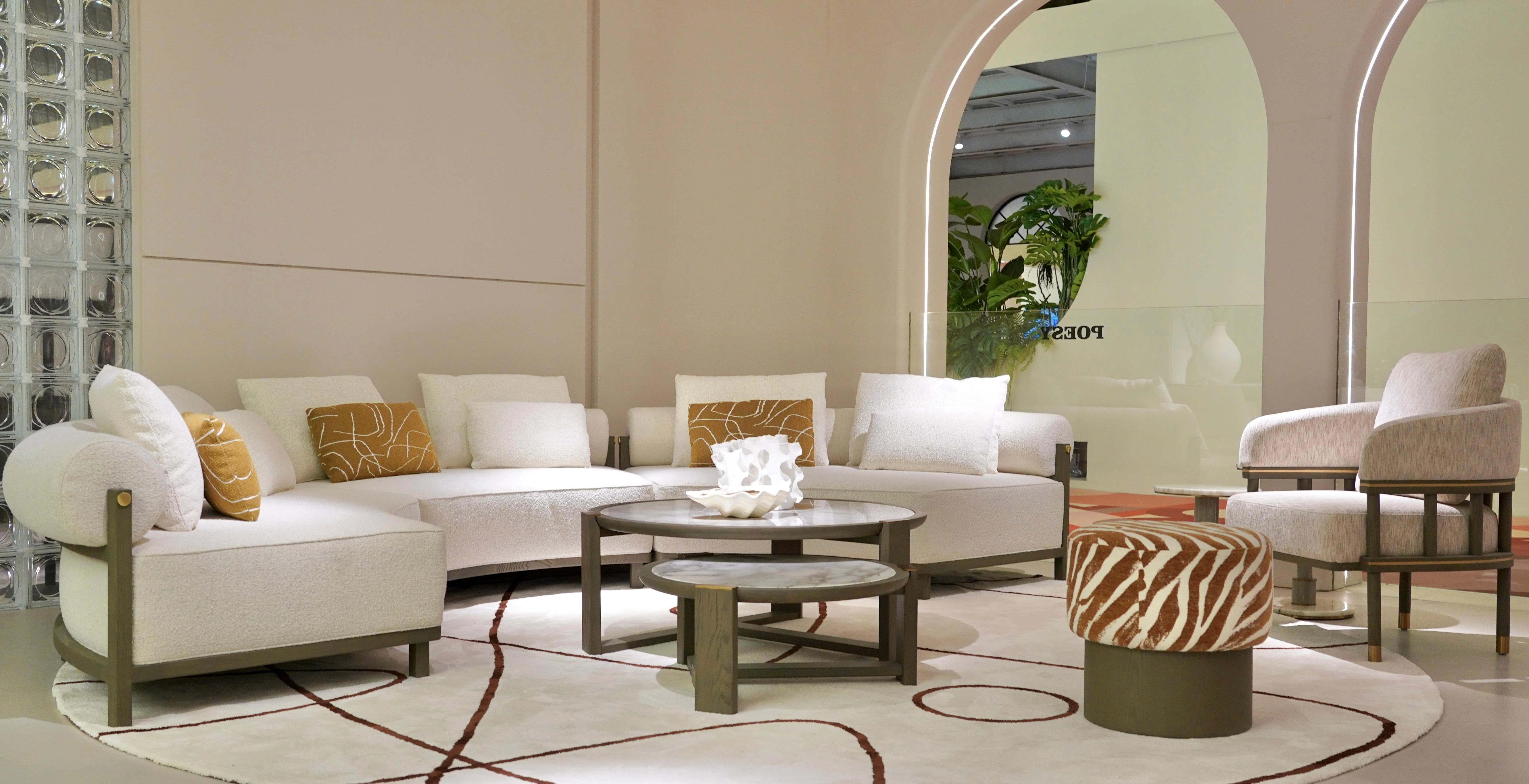 Lether Woodcase-Base Comfort Sofa