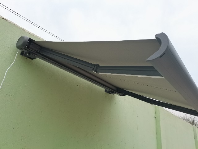 Full Cassette Motorized Retractable Awning