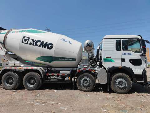 Бетонна змішувальна вантажівка