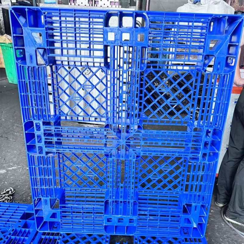 Successful cases of pallet injection molds
