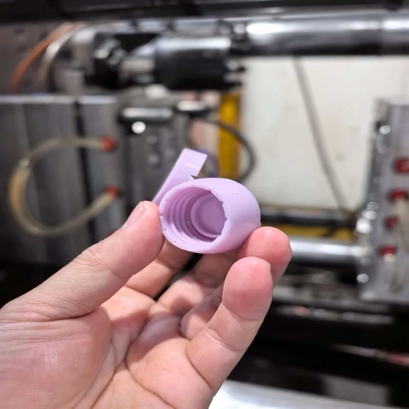 thread injection mold