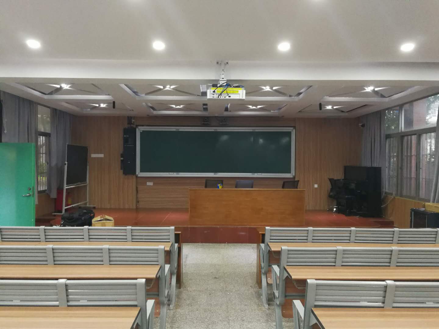 32e6f5c081f173b295a65a10c3.pdf