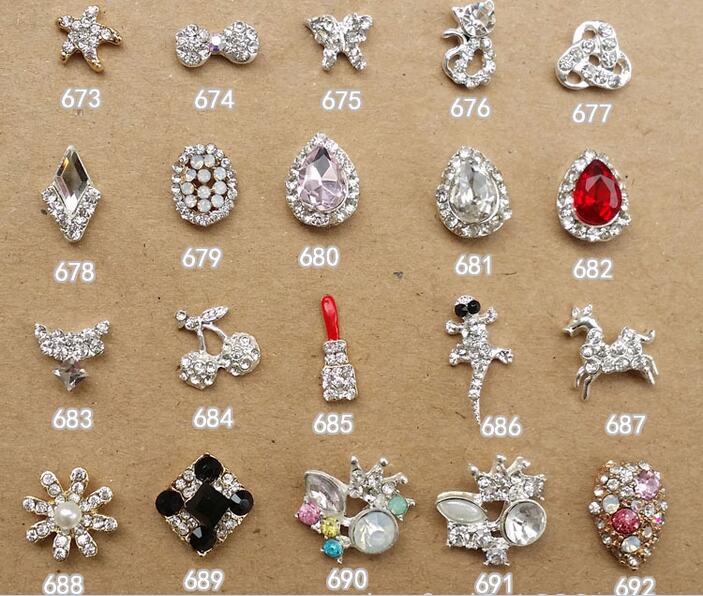 Zircon Material Crown Bow Knot Flower Fox Design 3D Nail Art Jewelry (TP-895-1467)