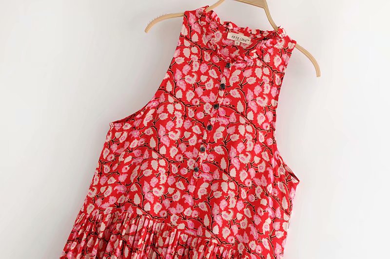 Deep V-neck Sleeveless Dress