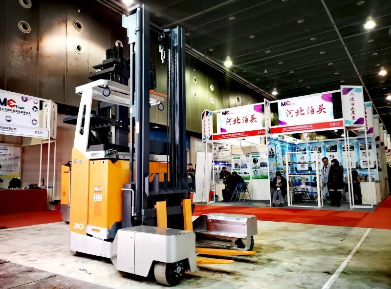 New Multi-Directional Forklift 3000kg Load Capacity for Long Materials and Awakward Goods