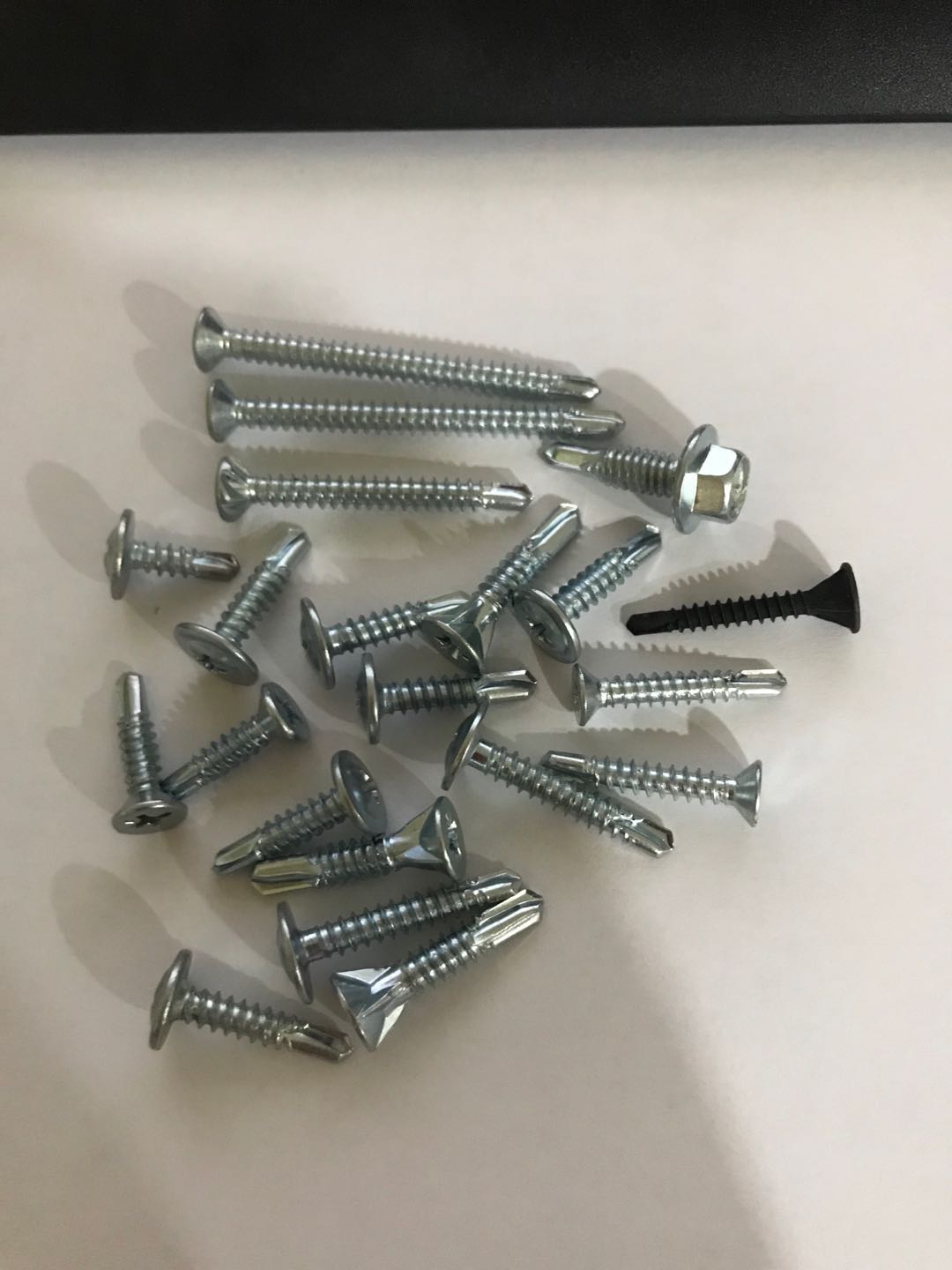 Countersunk head self drilling screw