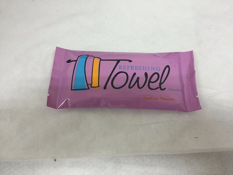 Refreshing TowelHot Wet Wipes