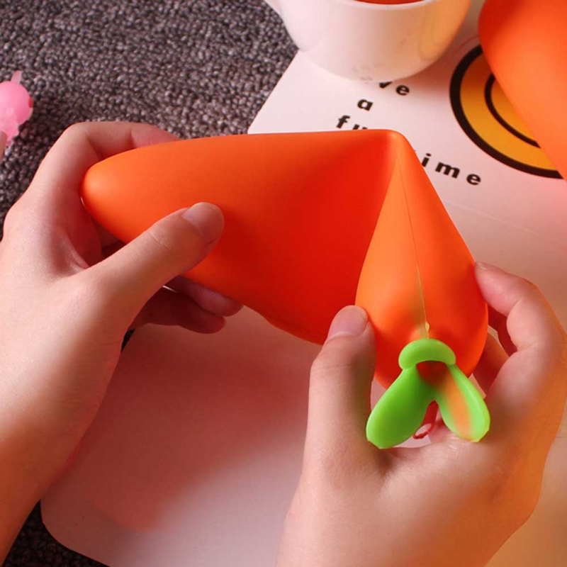 Itens de papelaria coreana Cartoon Carrot lápis Bag de material escolar bolsa de lápis infantil com zíper.